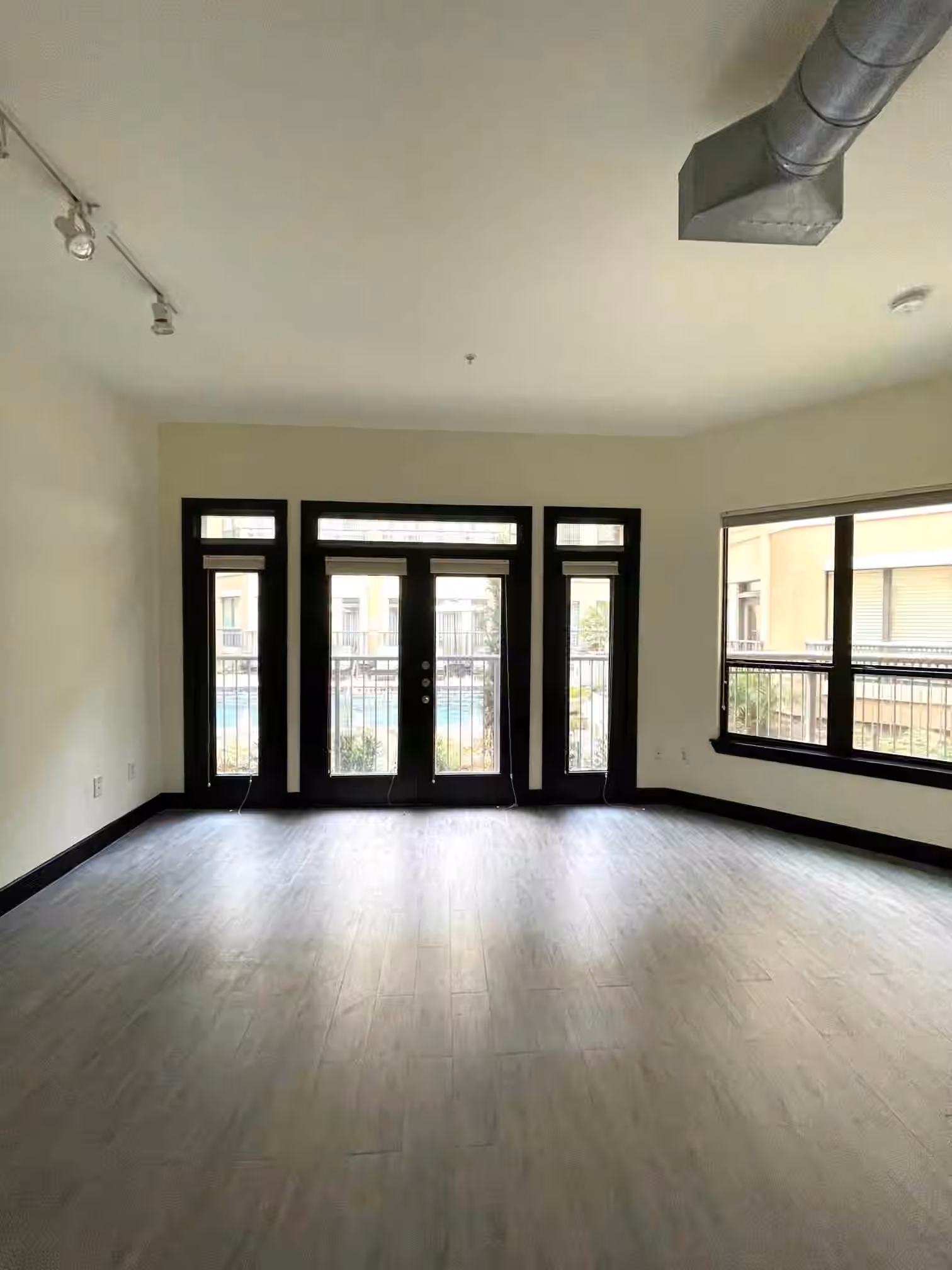 Photo 3 of 1901 Post Oak Boulevard 1213, Houston, TX