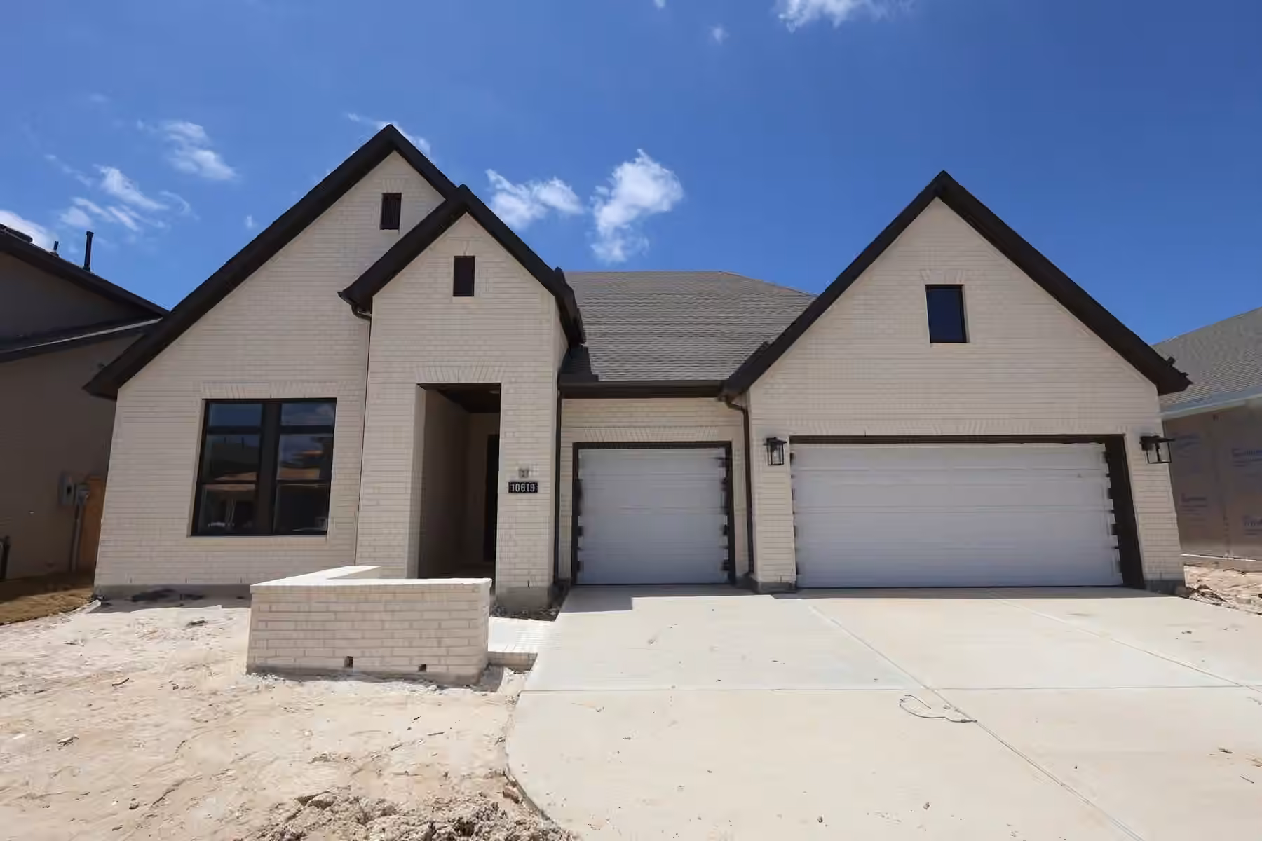 Photo 2 of 10619 Dina Yellow Drive, Cypress, TX