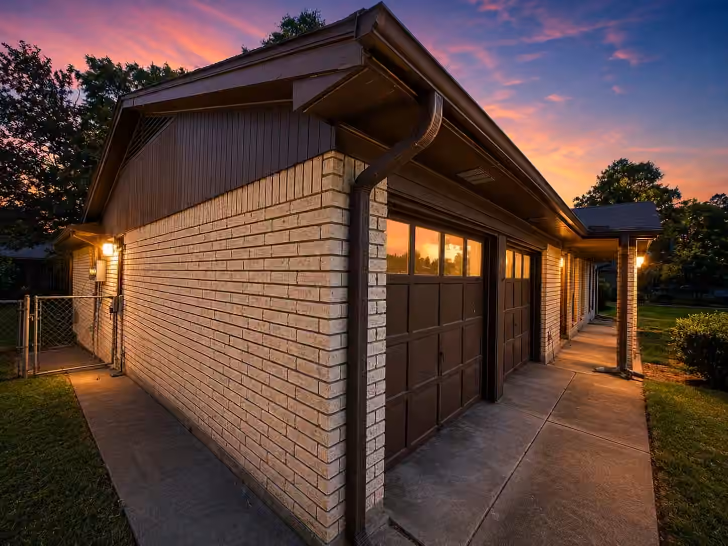 Photo 3 of 8918 Indian River Drive, Houston, TX