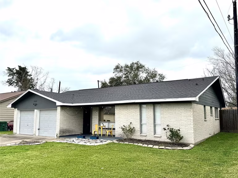 Photo 2 of 11311 Caribbean Lane, Houston, TX