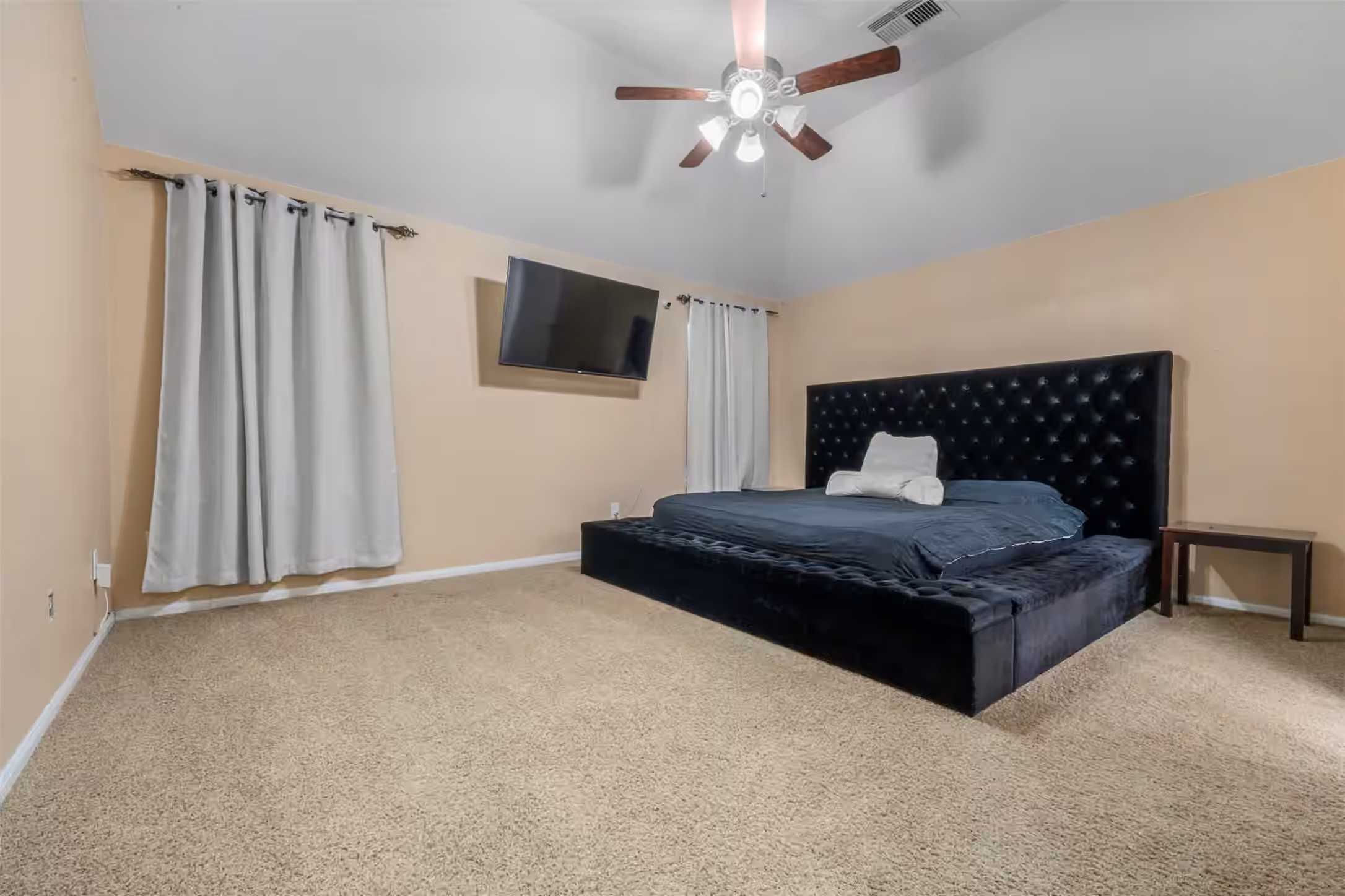 Photo 4 of 314 Gulf Winds Drive, Bacliff, TX