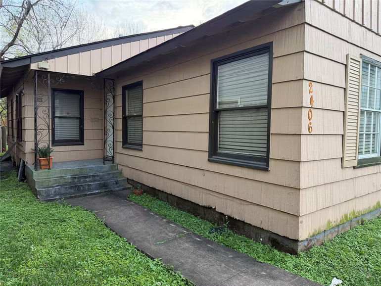 Photo 3 of 2406 Charleston Street, Houston, TX