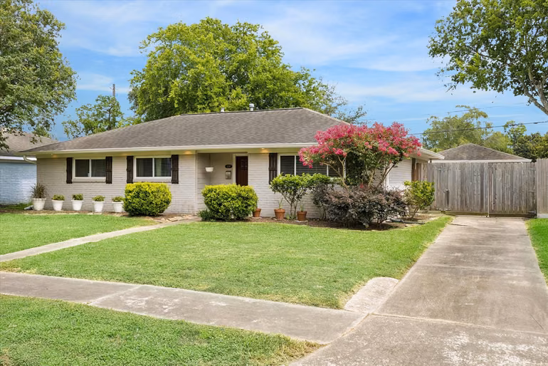 Photo 2 of 5759 Firenza Drive, Houston, TX