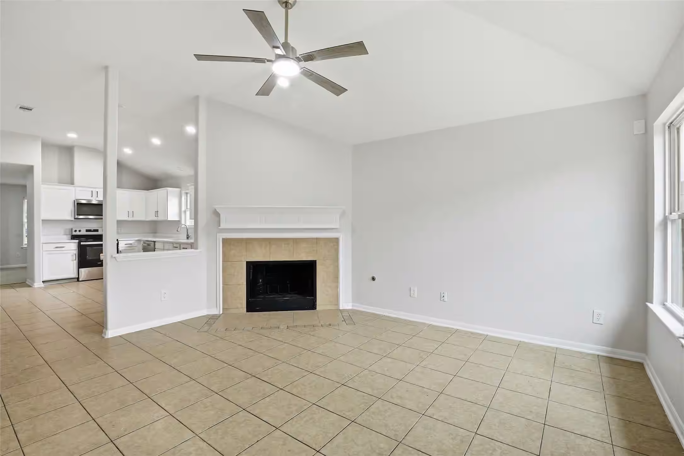 Photo 4 of 4754 Chisholm Hollow, Fresno, TX