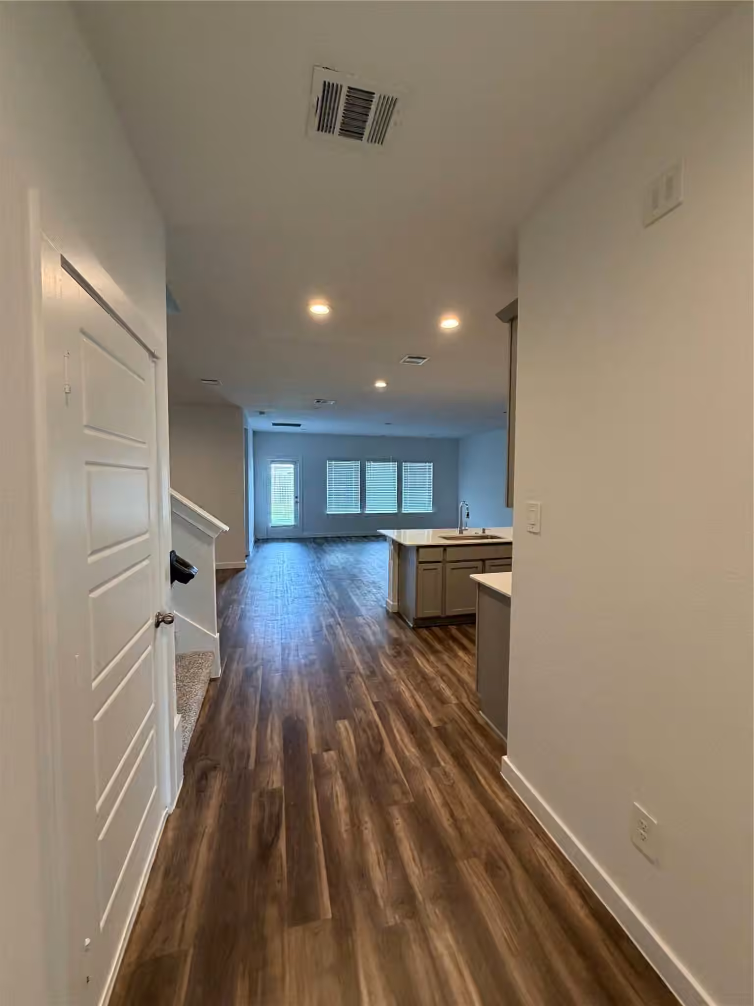 Photo 4 of 8031 Milam Lane, Rosharon, TX
