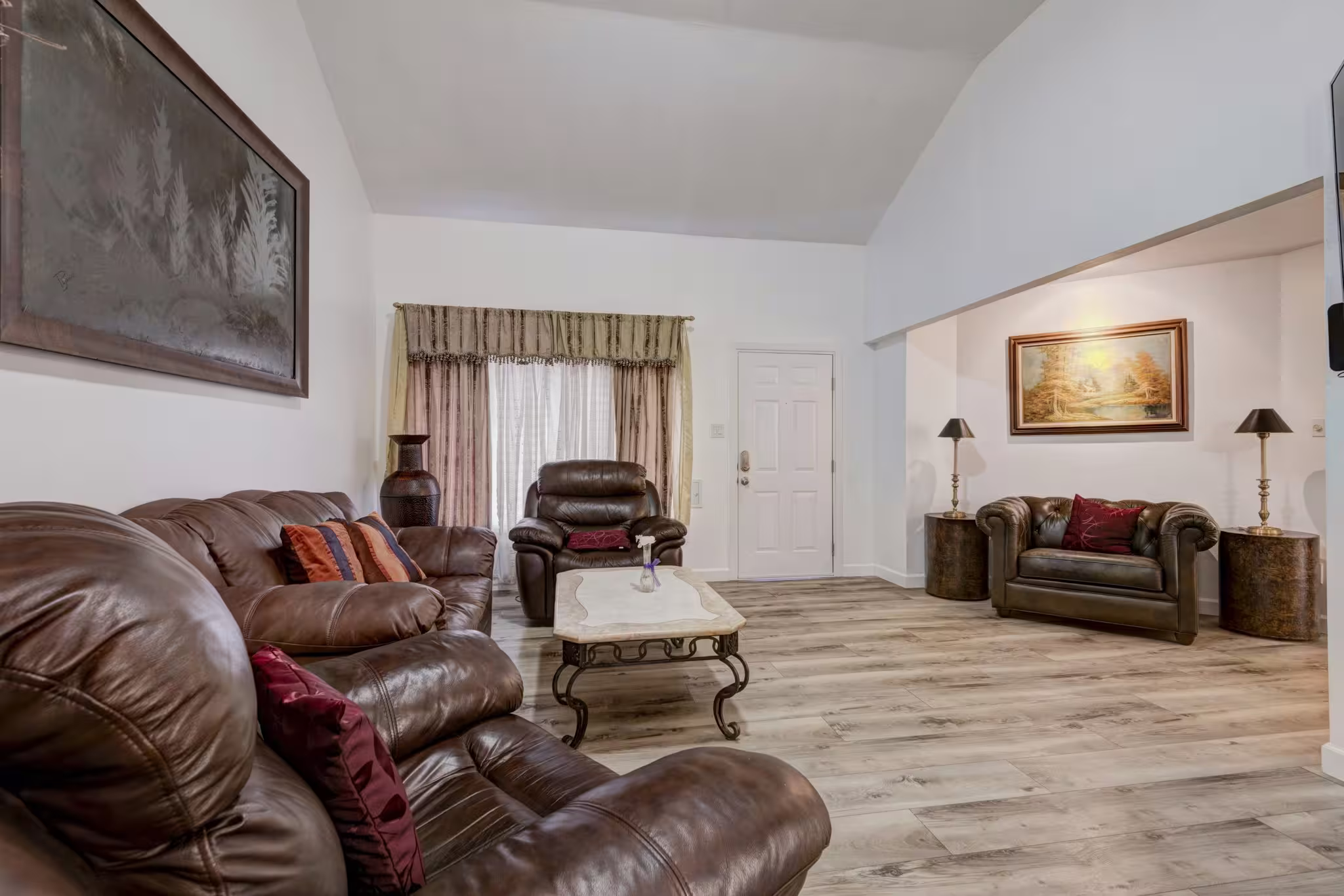 Photo 7 of 213 W Spreading Oak Drive, Houston, TX