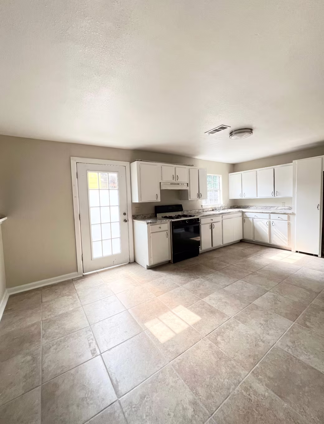 Photo 5 of 3121 Bond Street, Pasadena, TX