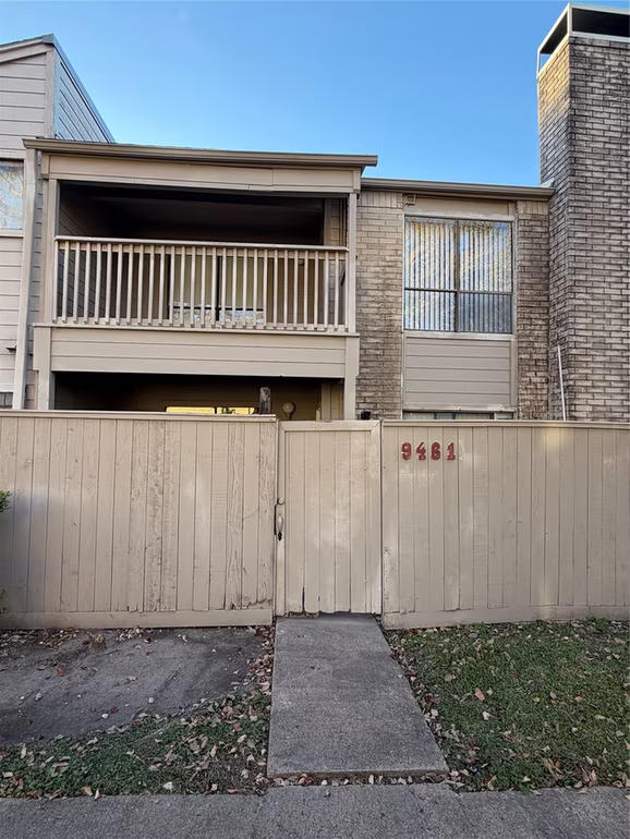 Photo 2 of 9461 Pagewood Lane, Houston, TX