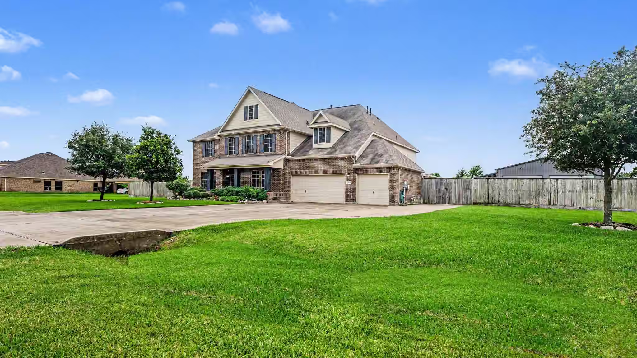 Photo 3 of 4634 Red Fox Circle, Baytown, TX