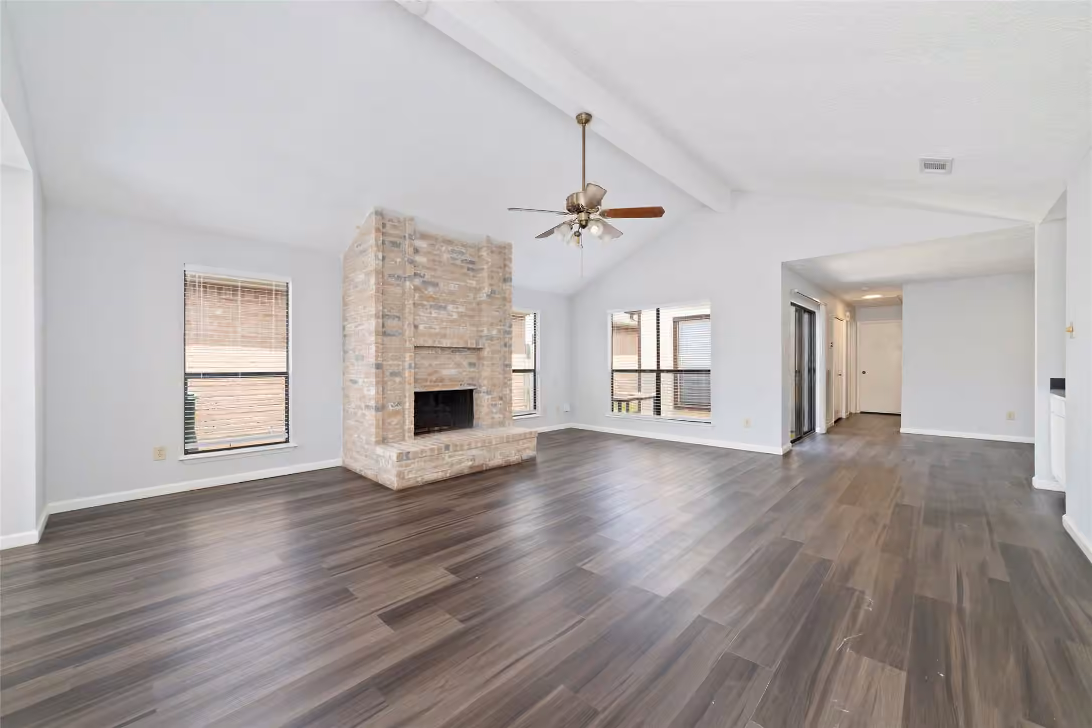 Photo 5 of 6611 Grandvale Drive, Houston, TX