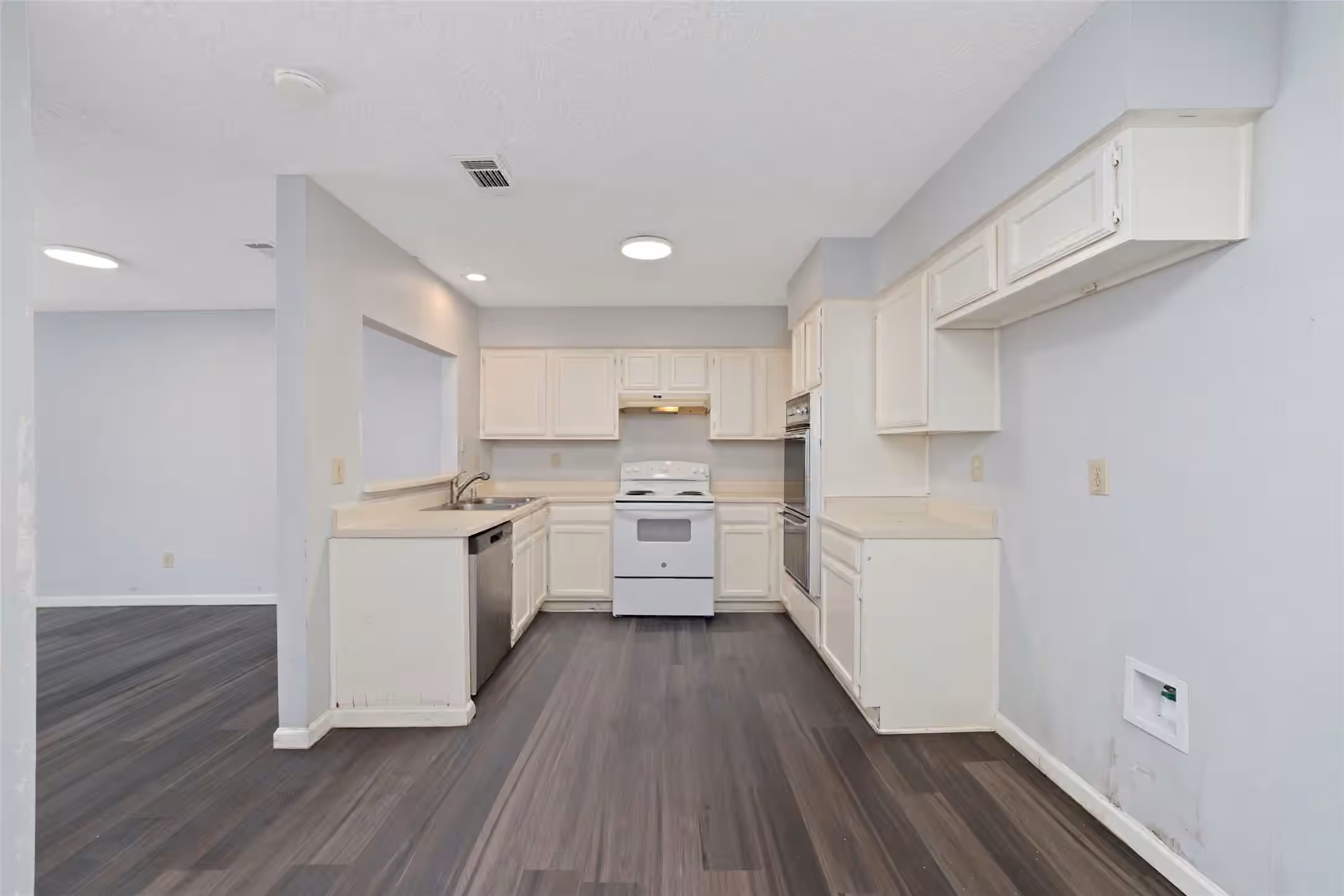 Photo 7 of 6611 Grandvale Drive, Houston, TX