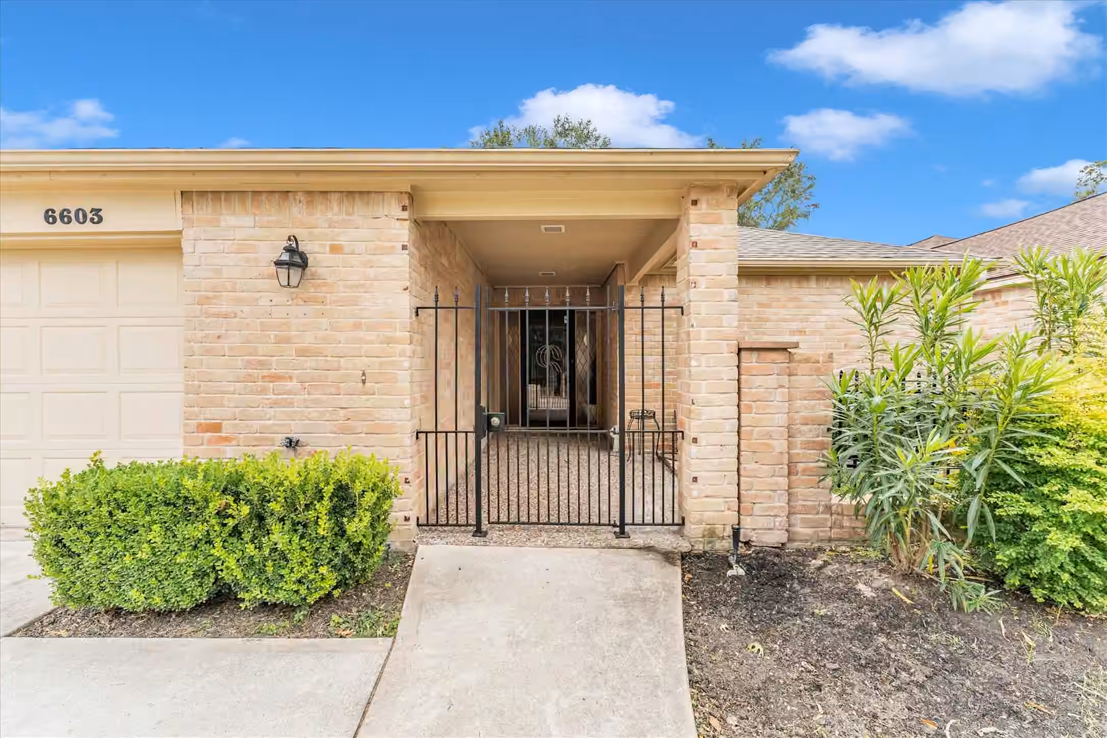 Photo 3 of 6603 Pauma Drive, Houston, TX