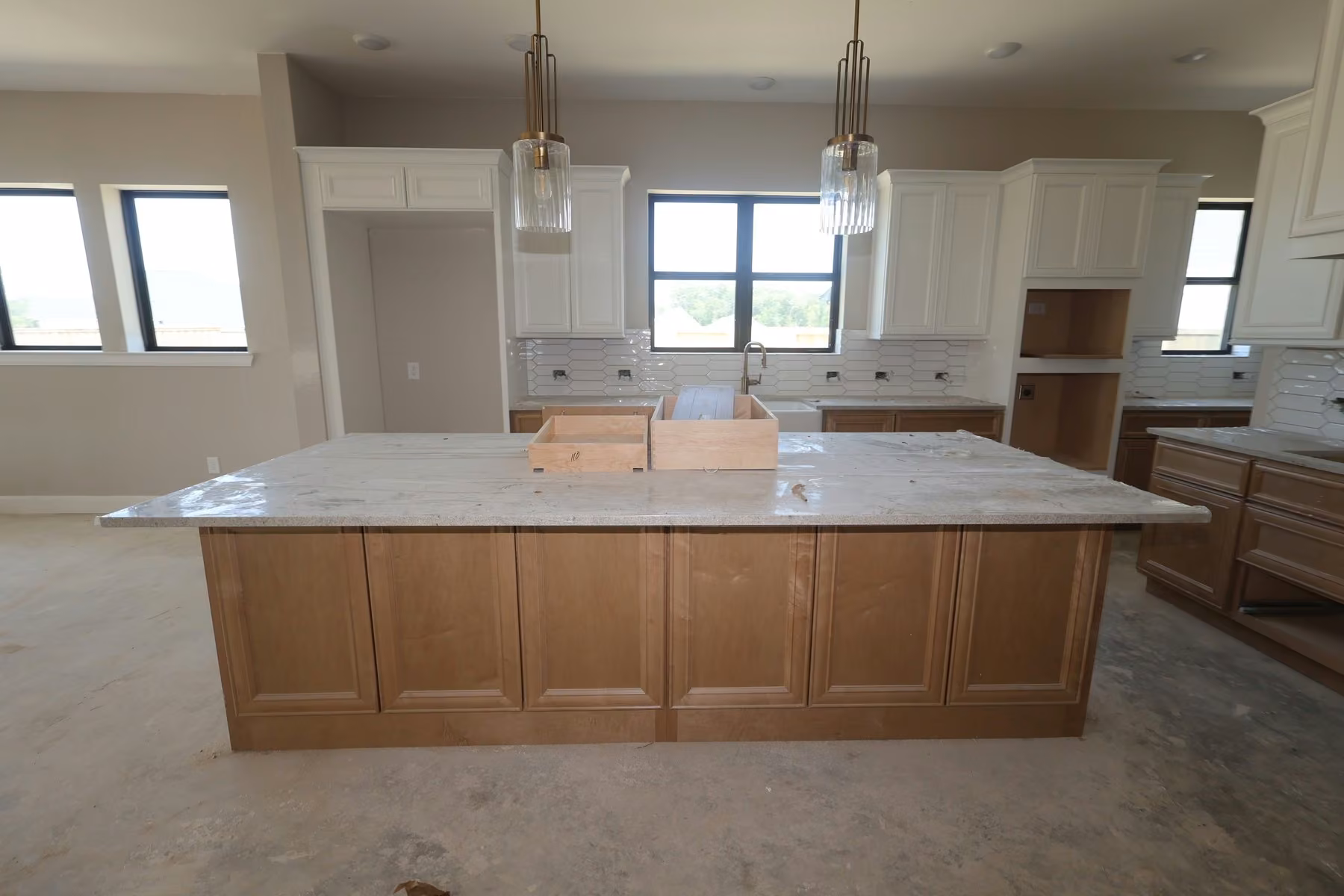 Photo 5 of 12302 Denham Drive, Mont Belvieu, TX