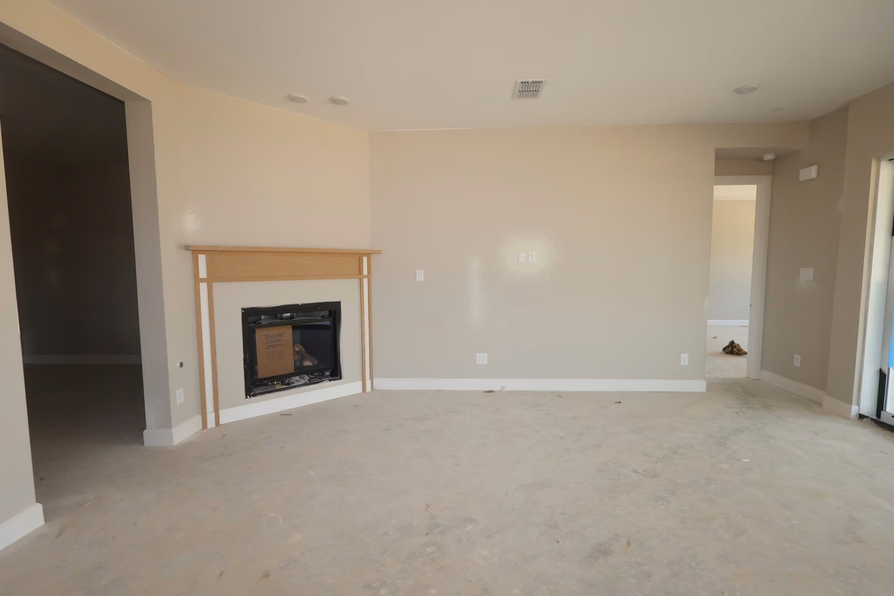 Photo 6 of 12302 Denham Drive, Mont Belvieu, TX