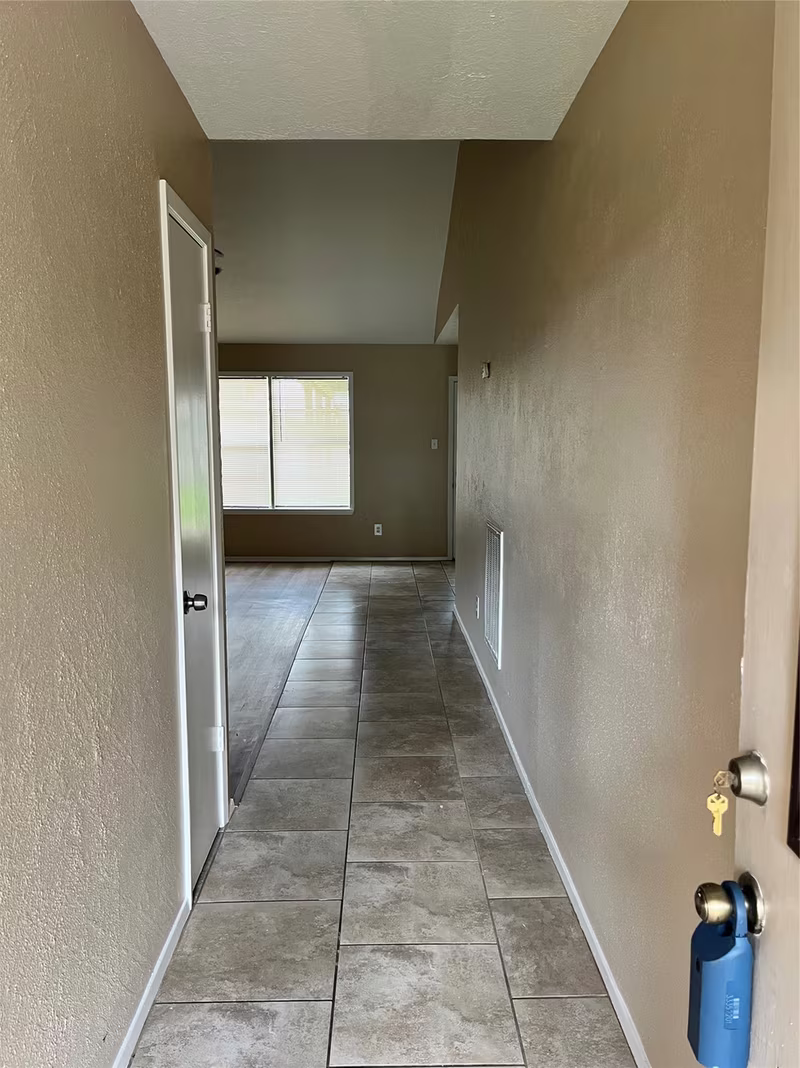 Photo 2 of 9910 Stonemont Road, La Porte, TX