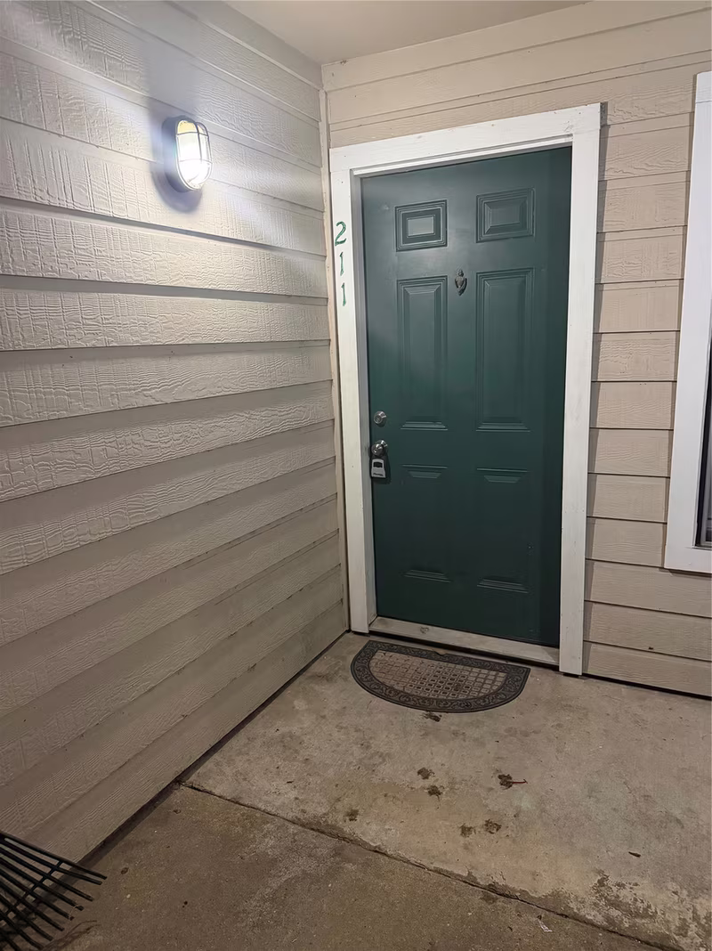 Photo 6 of 12660 Ashford Point Drive 211, Houston, TX