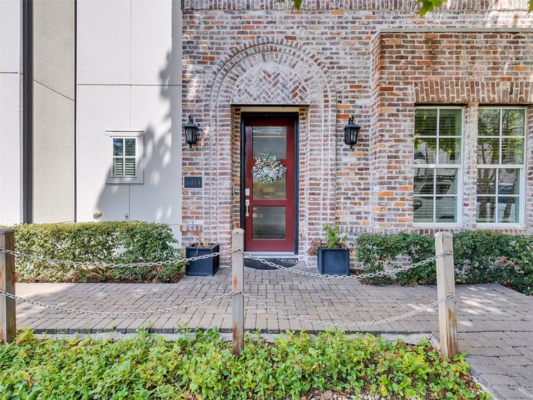 Photo 3 of 6014 Matthew Oaks Place, Houston, TX