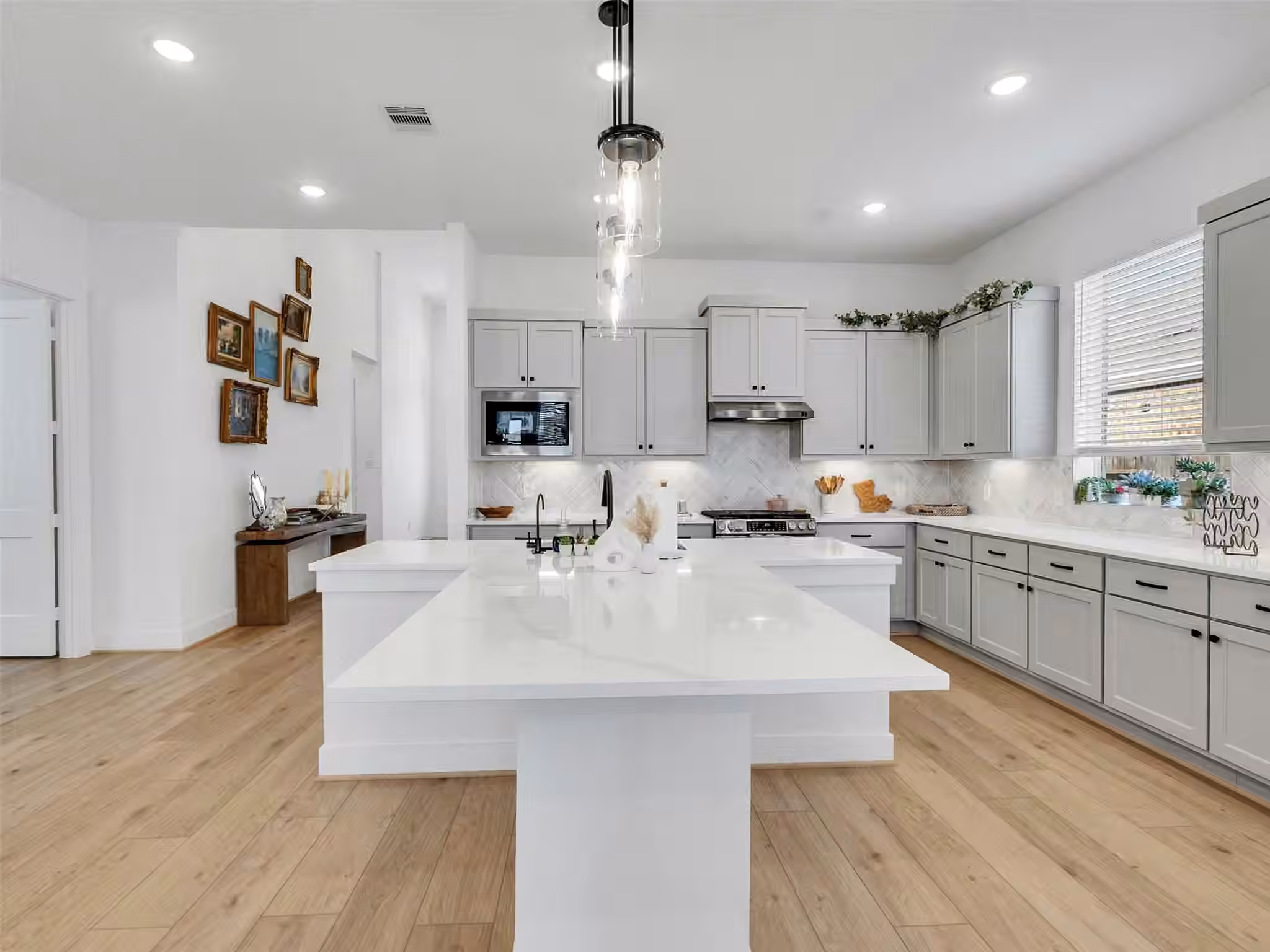 Photo 7 of 2211 Cherry Bridge Lane, Tomball, TX