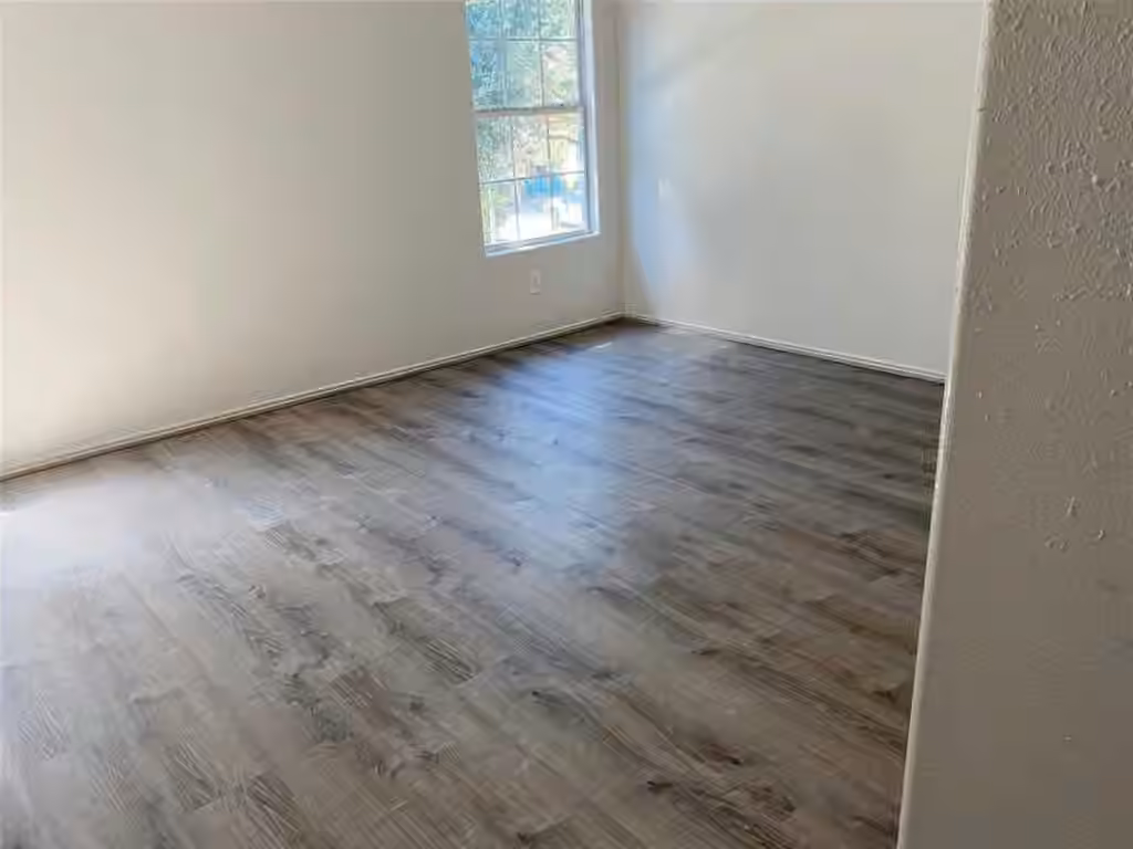 Photo 5 of 8911 Danbury Hollow Lane, Houston, TX