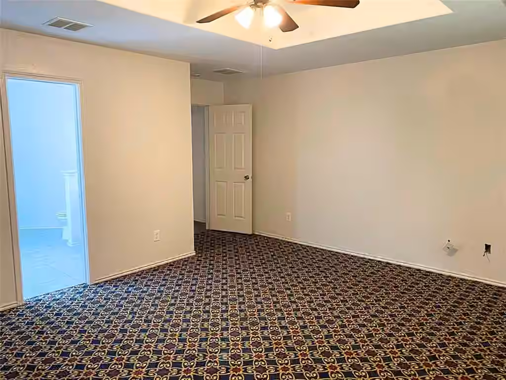 Photo 6 of 8911 Danbury Hollow Lane, Houston, TX