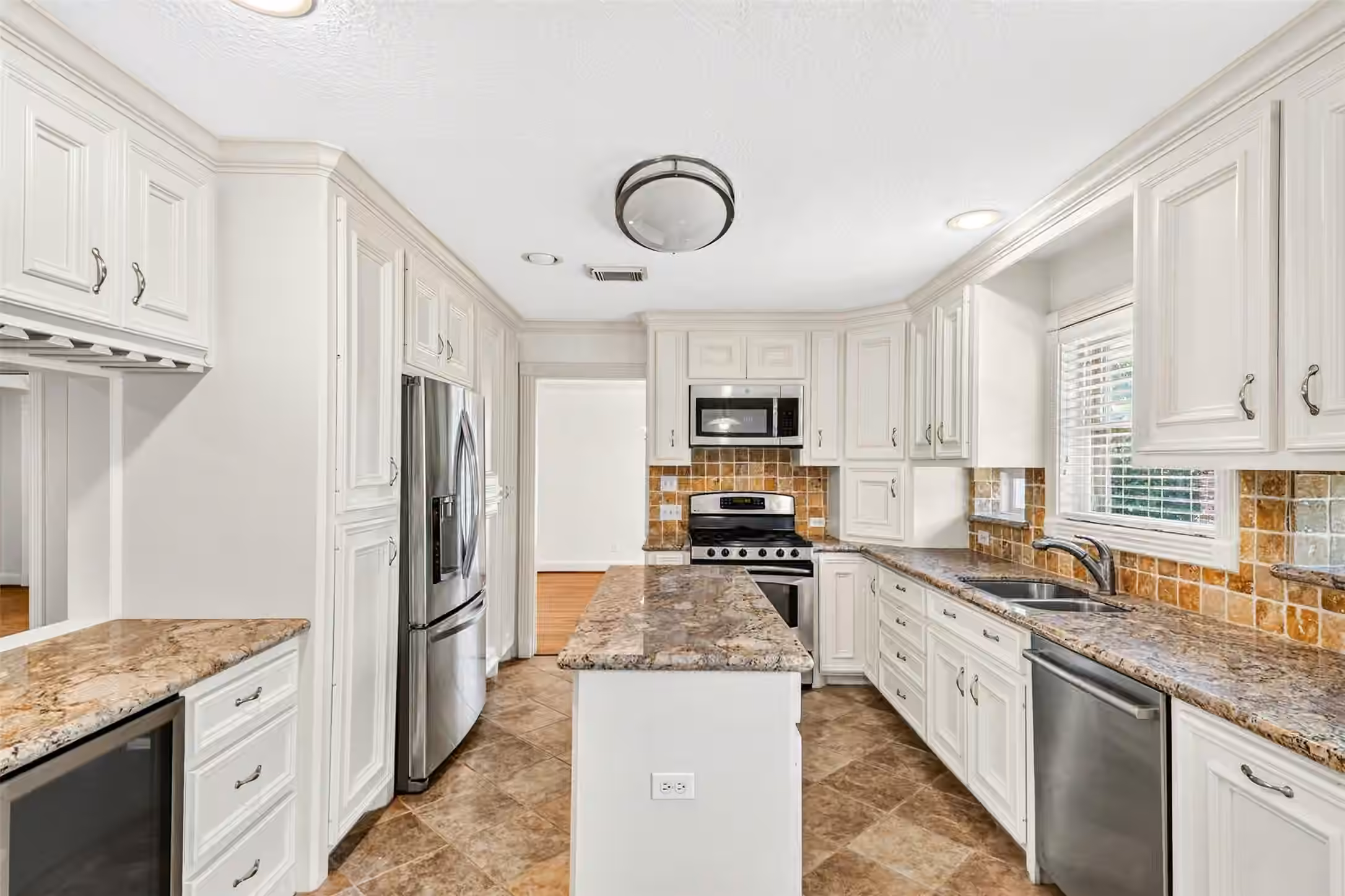 Photo 6 of 5262 Briarbend Drive, Houston, TX