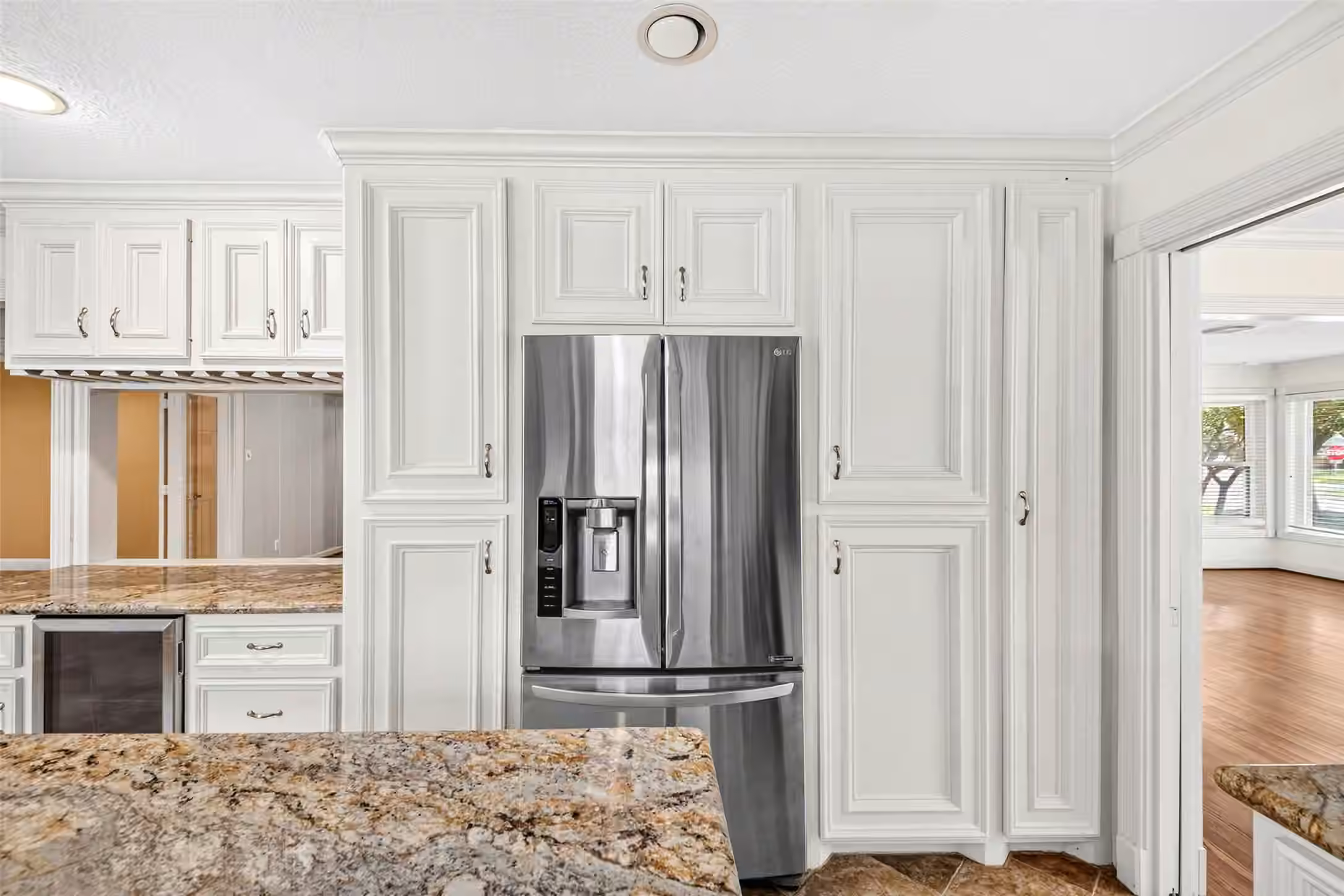 Photo 7 of 5262 Briarbend Drive, Houston, TX