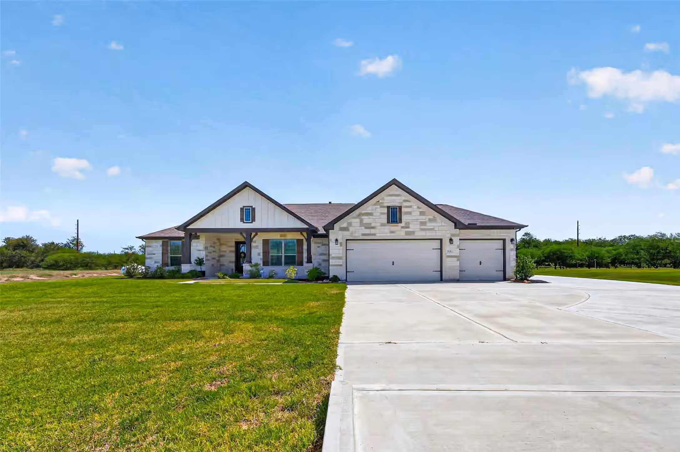 Photo 4 of 1131 Southfork Ranch Drive, Sealy, TX
