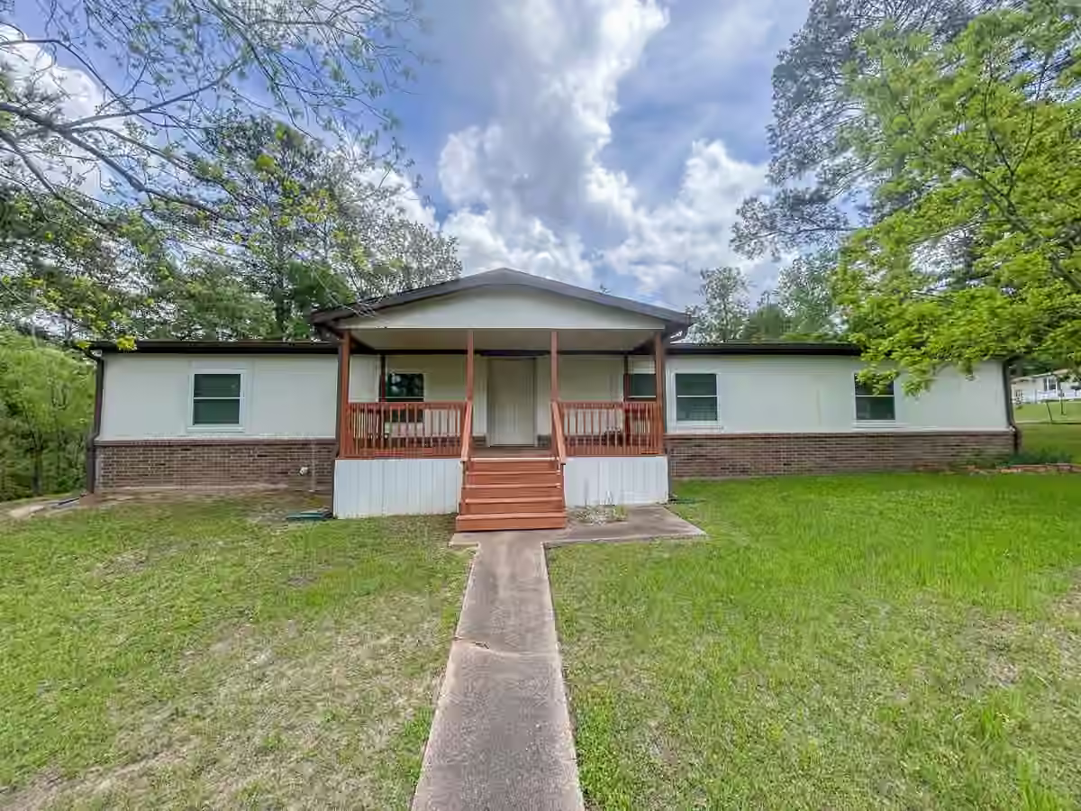 Photo of 3221 Kingston Drive, Huntsville, TX 77340