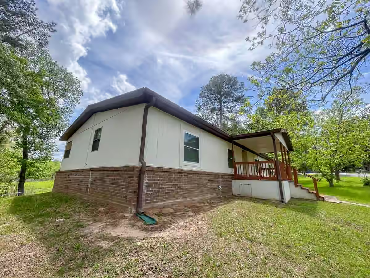 Photo 5 of 3221 Kingston Drive, Huntsville, TX