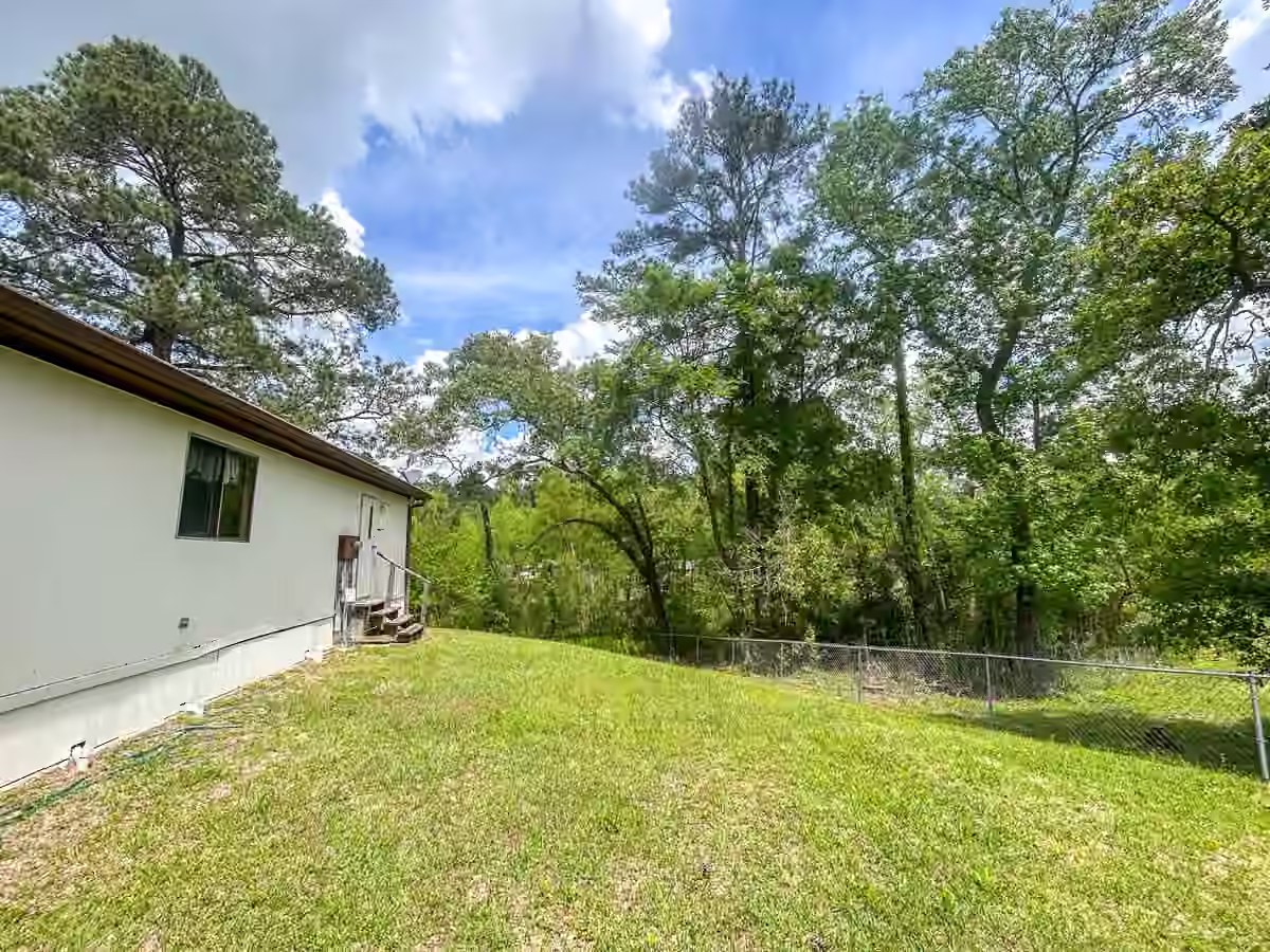 Photo 6 of 3221 Kingston Drive, Huntsville, TX