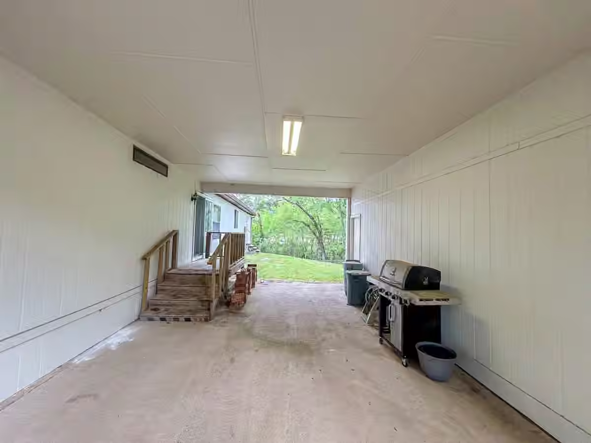 Photo 7 of 3221 Kingston Drive, Huntsville, TX