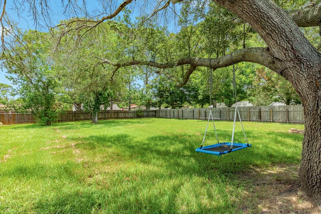 Photo 3 of 610 Marion Lane, West Columbia, TX