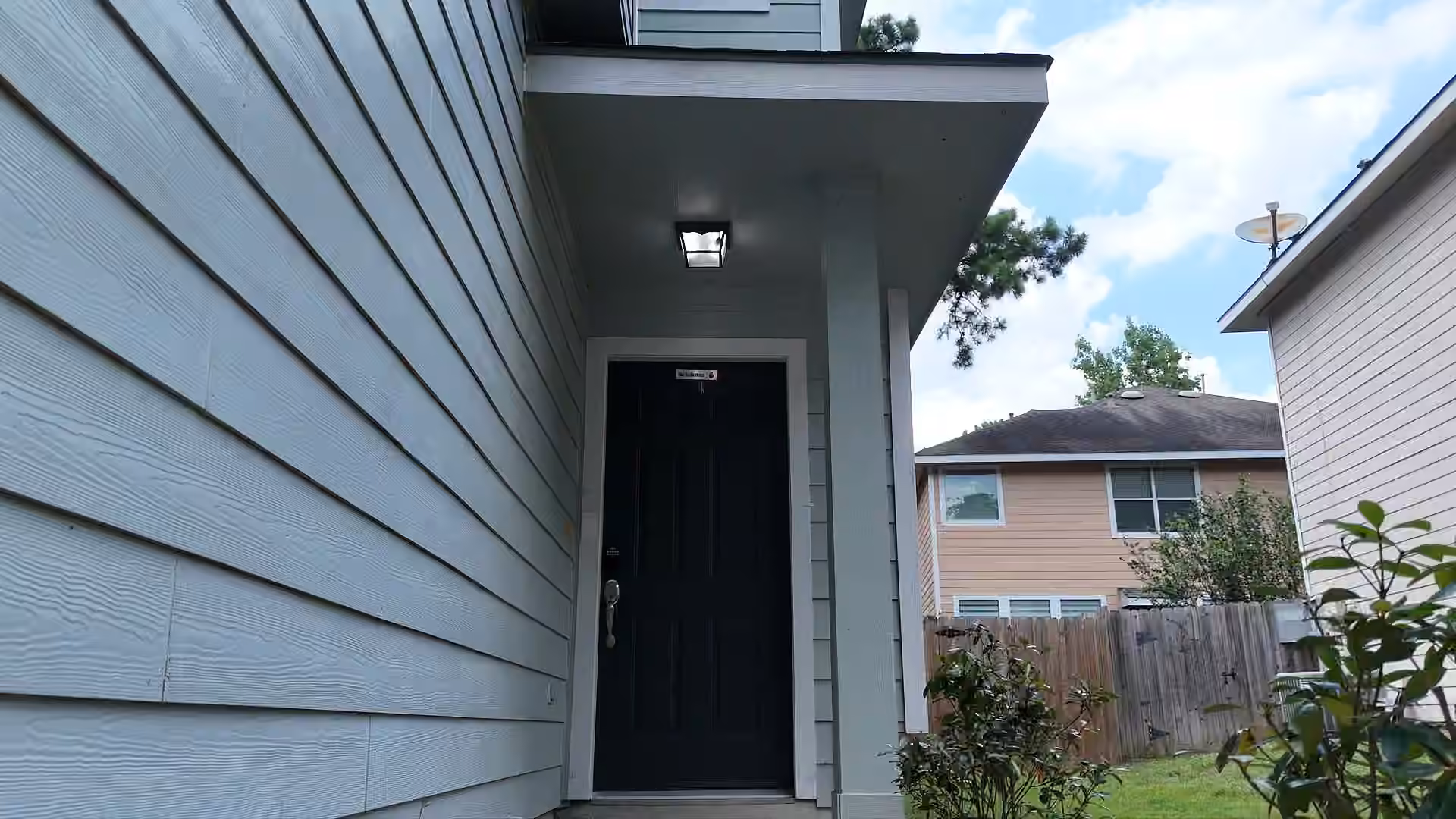 Photo 2 of 39 S Camellia Grove Circle, The Woodlands, TX