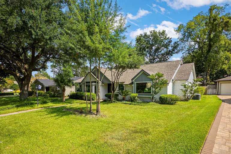 Photo 4 of 12523 Honeywood Trail, Houston, TX