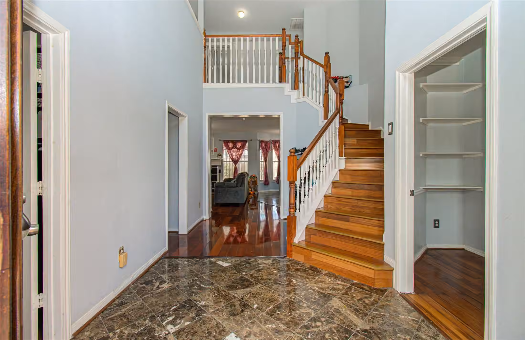 Photo 2 of 6626 Sunrise Valley Lane, Houston, TX