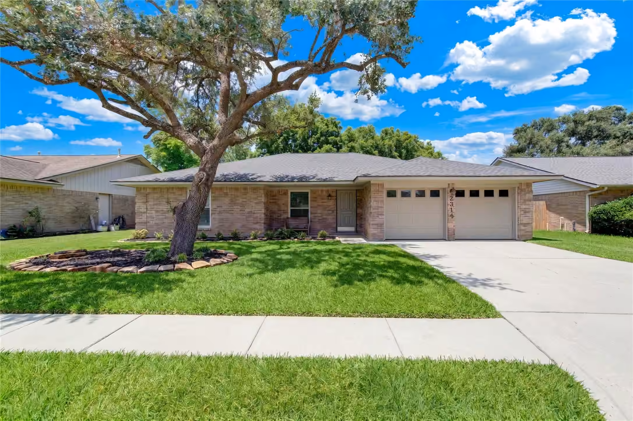 Photo 2 of 2314 Goodrich Street, Pearland, TX