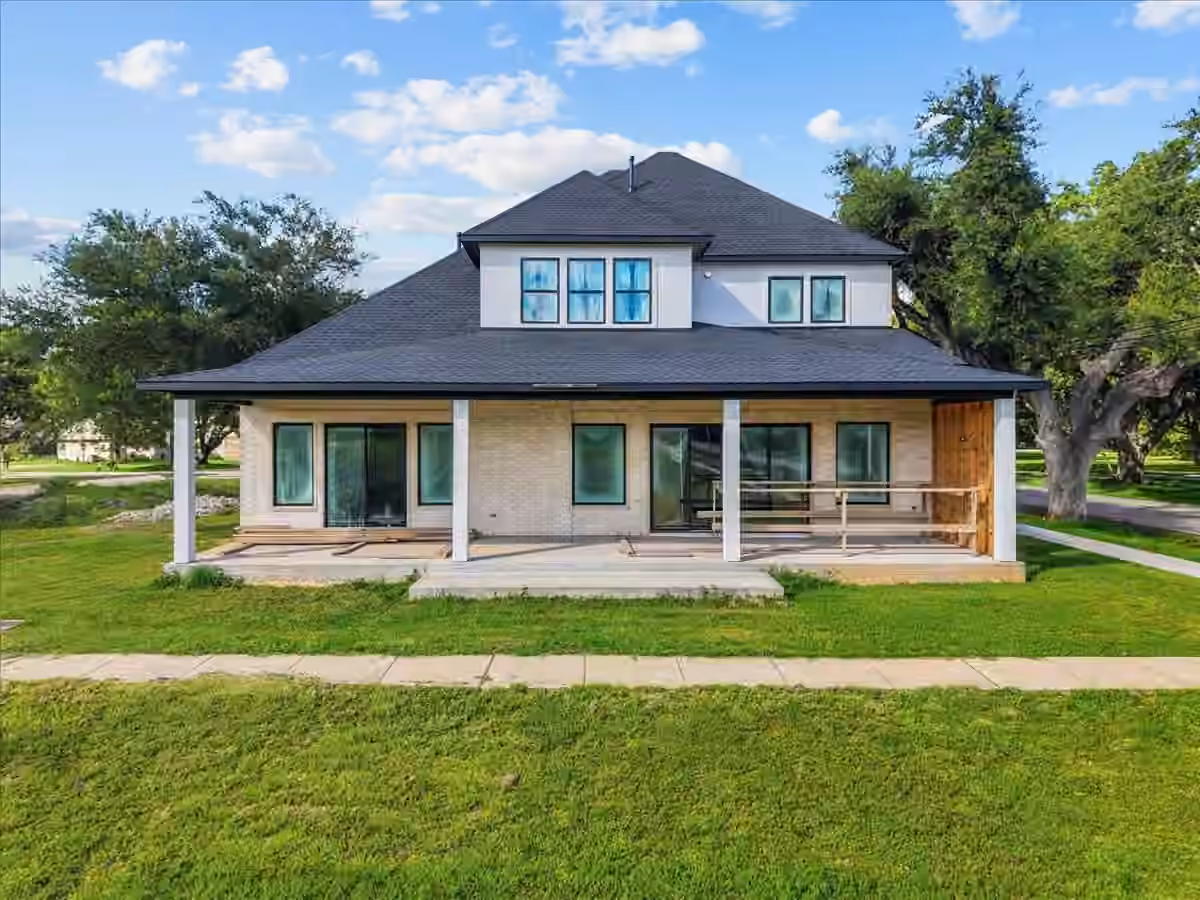 Photo 4 of 721 S Kansas Avenue, League City, TX