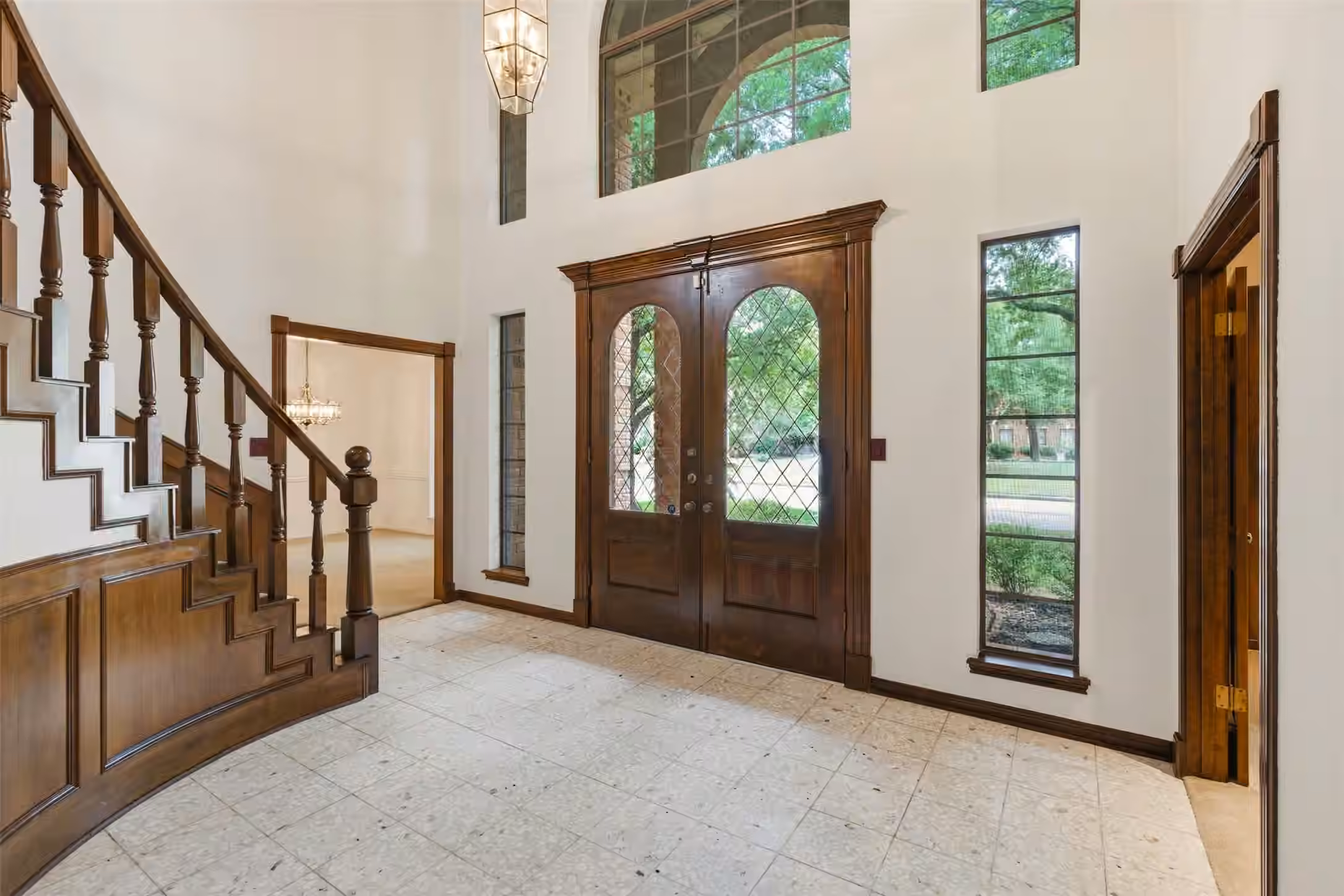Photo 5 of 12211 Cypresswood Drive, Houston, TX