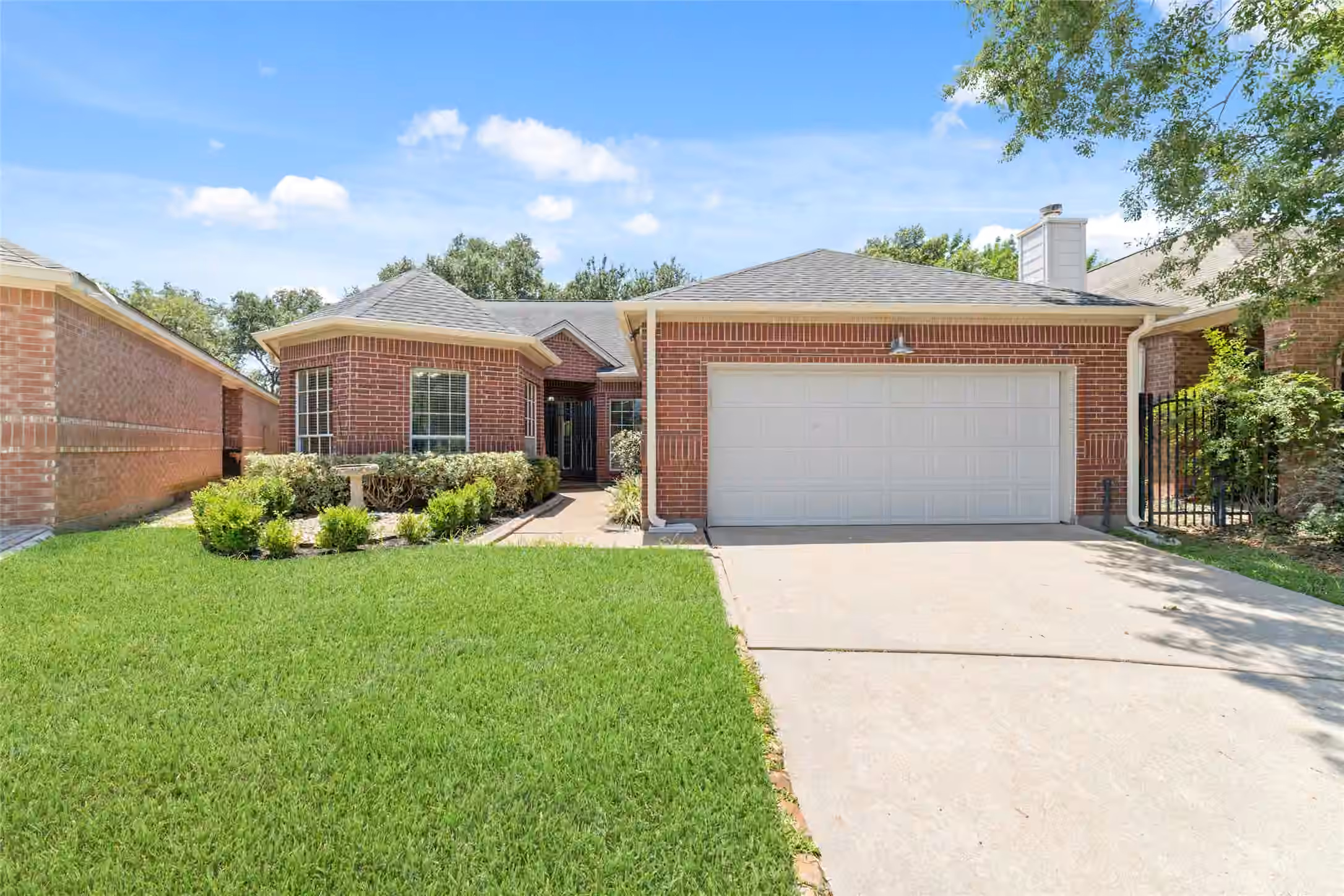 Photo 2 of 7115 W Hearthstone Green Drive, Houston, TX