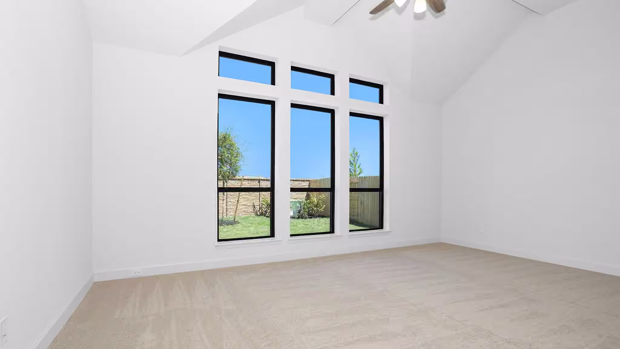 Photo 4 of 1240 Emerald Lake Drive, Katy, TX