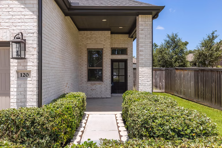 Photo 3 of 120 Lukewood Circle, Conroe, TX