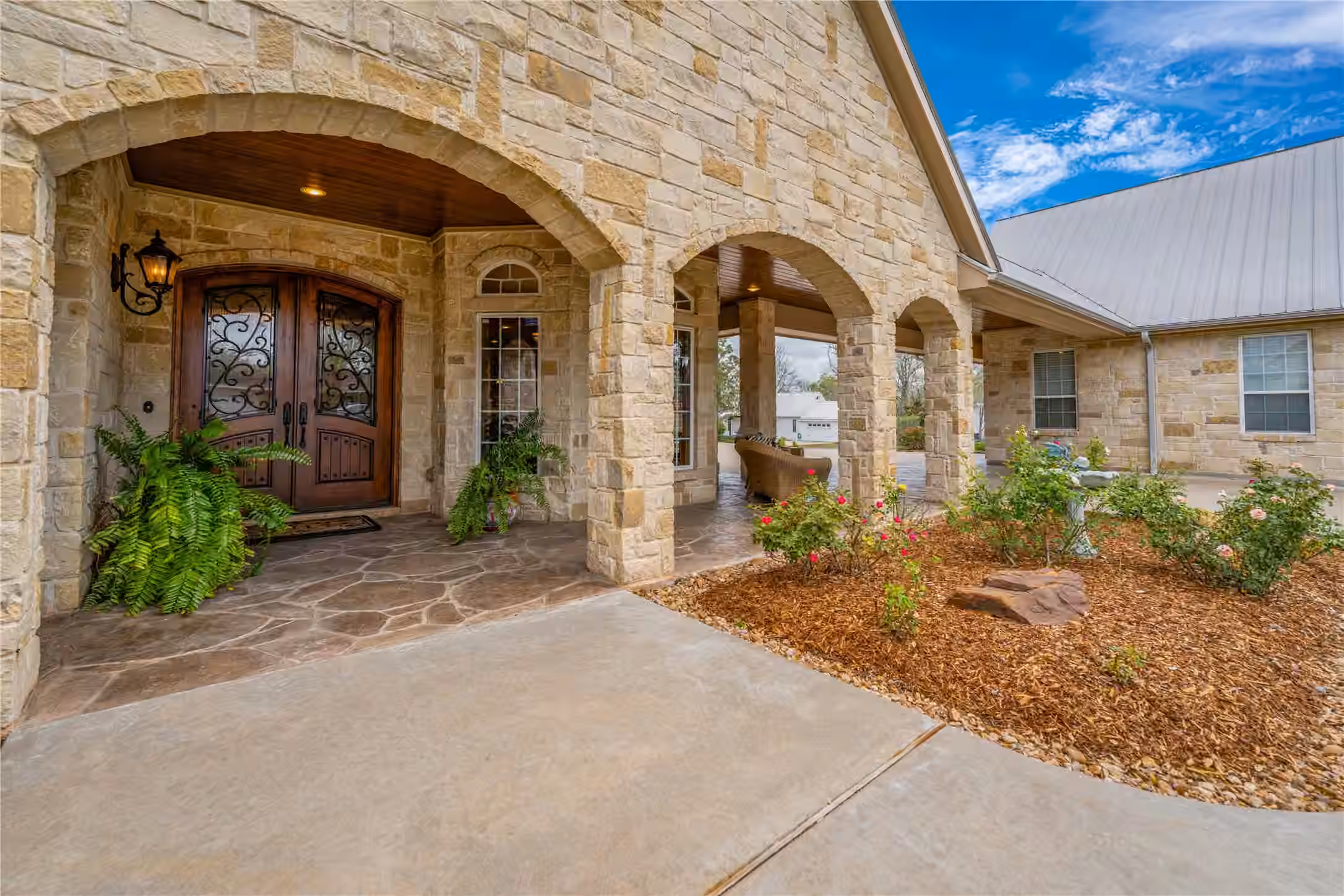 Photo 3 of 202 W North Street, Weimar, TX