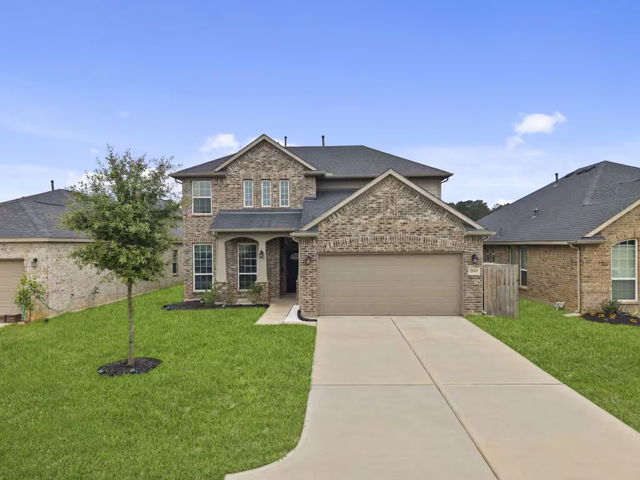 Photo 2 of 22611 Rosehill Meadow Drive, Tomball, TX