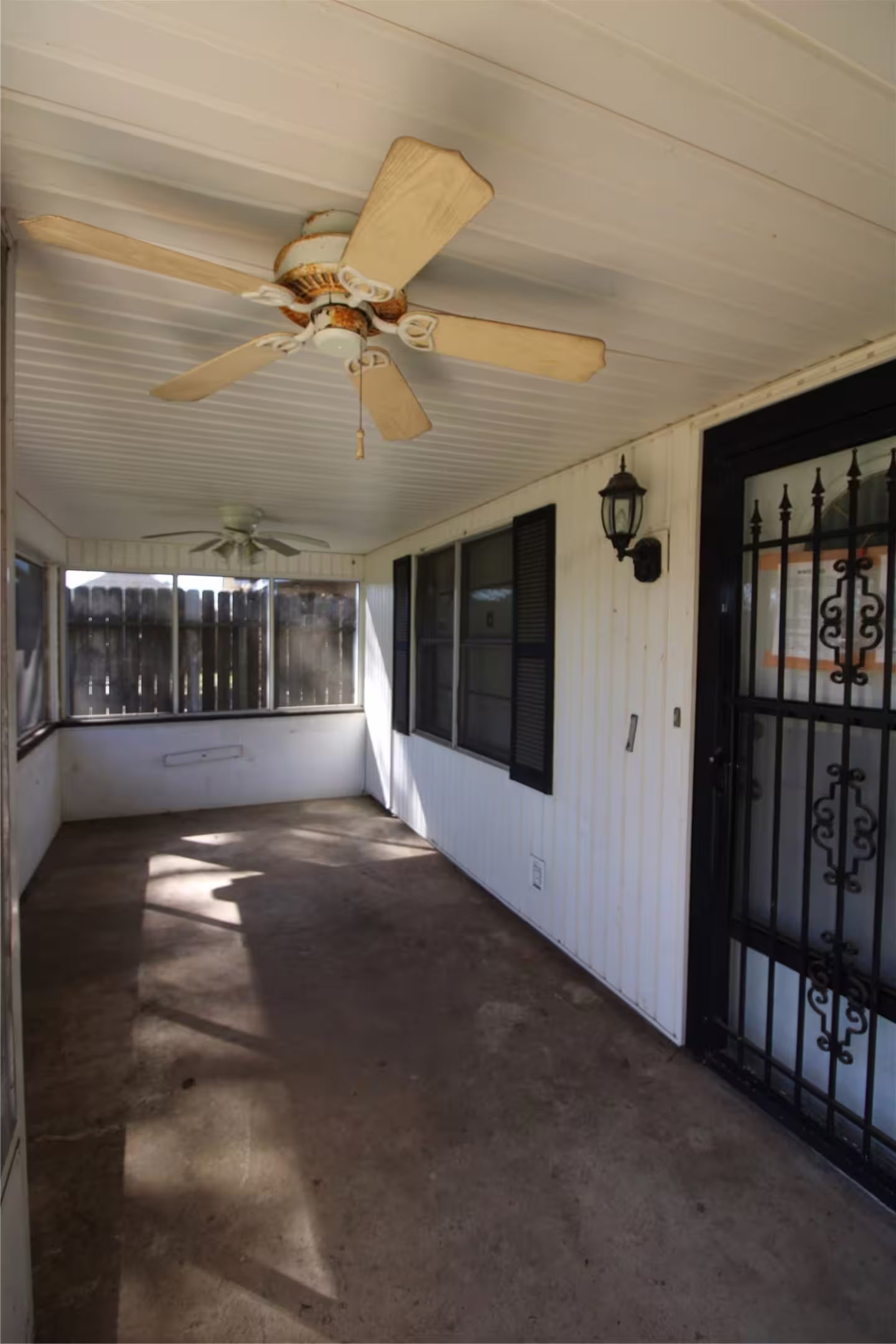Photo 4 of 401 E 5th St, Sweeny, TX