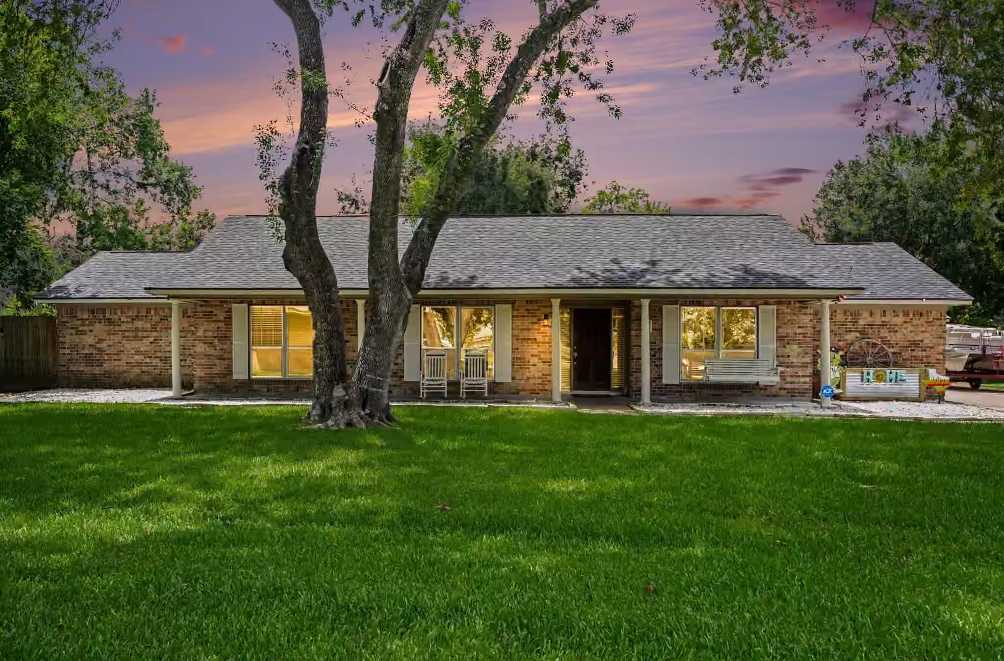 Photo of 4318 Meadow Glenn Drive, Dickinson, TX