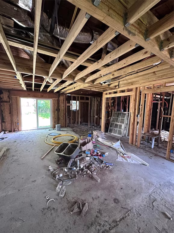 Photo 5 of 108 Yaupon Drive, Baytown, TX