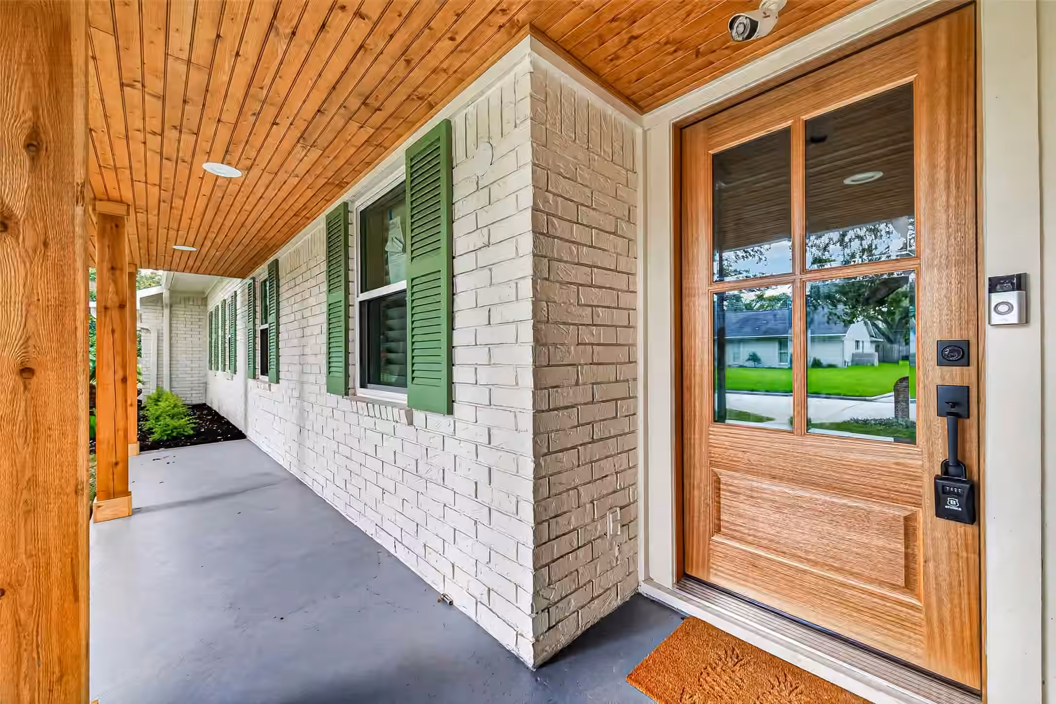 Photo 2 of 11322 Oak Spring Drive E, Houston, TX