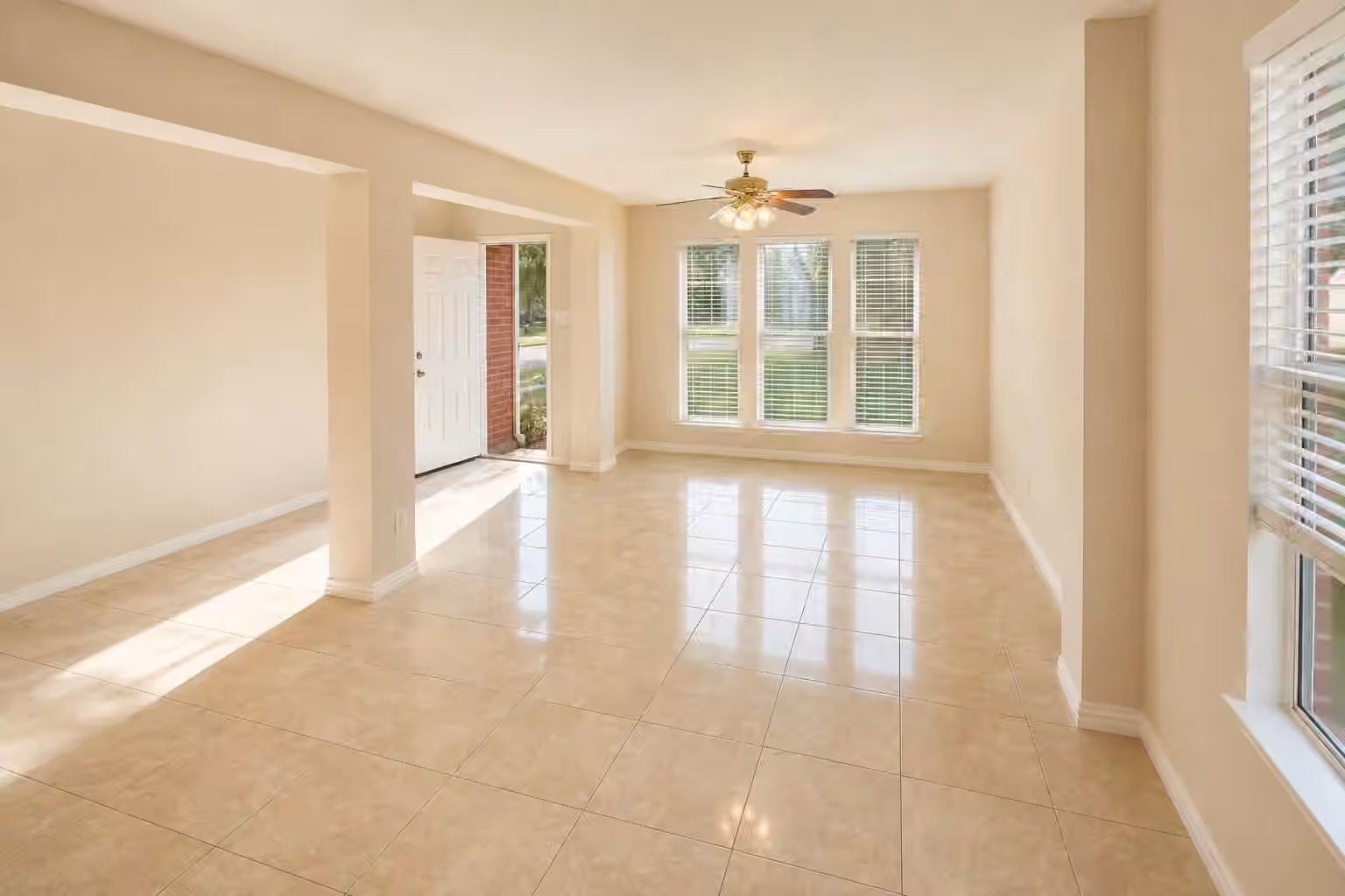 Photo 2 of 16127 Eaglewood Spring Ct, Houston, TX