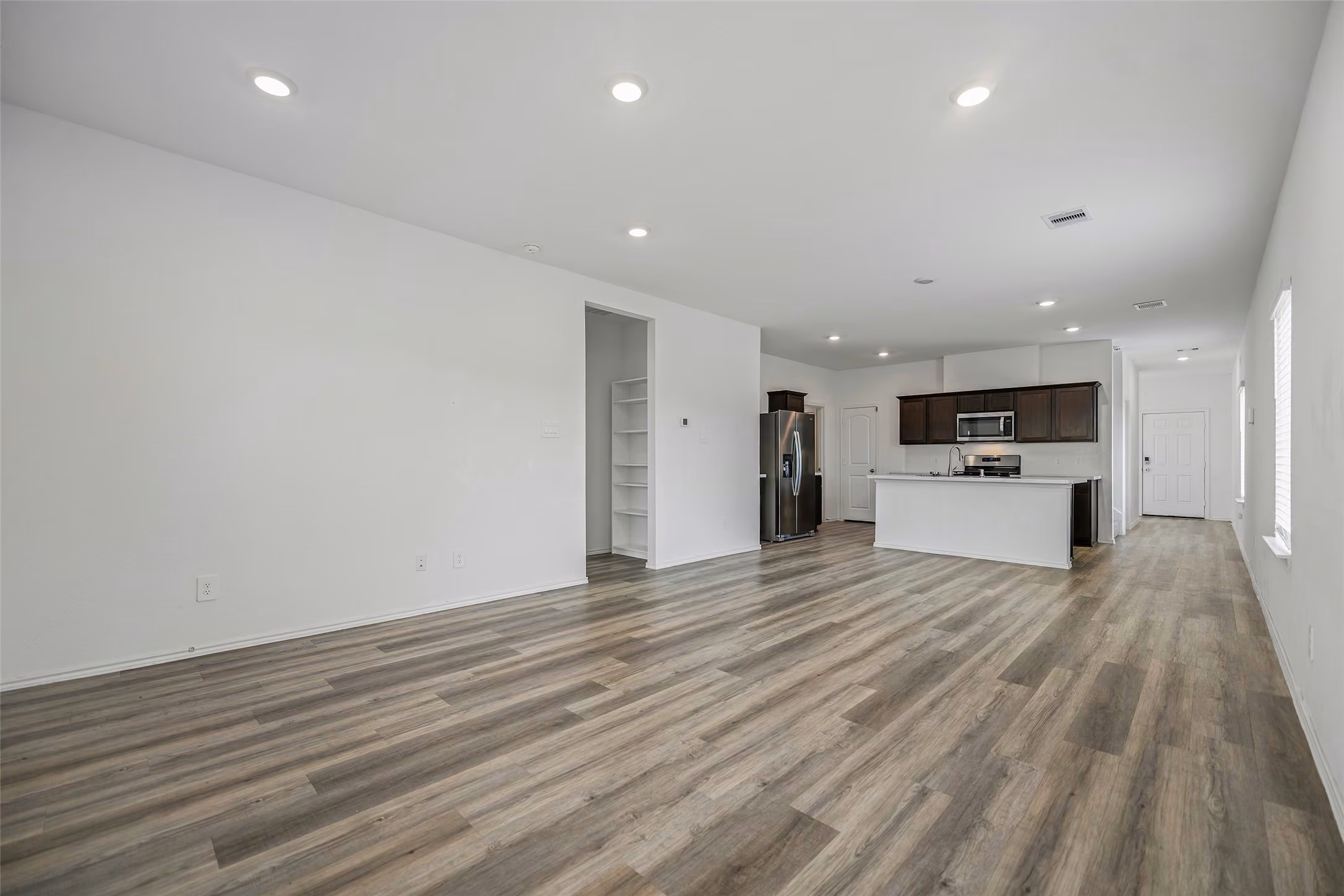 Photo 4 of 1103 JUNIPER VISTA DR, Houston, TX