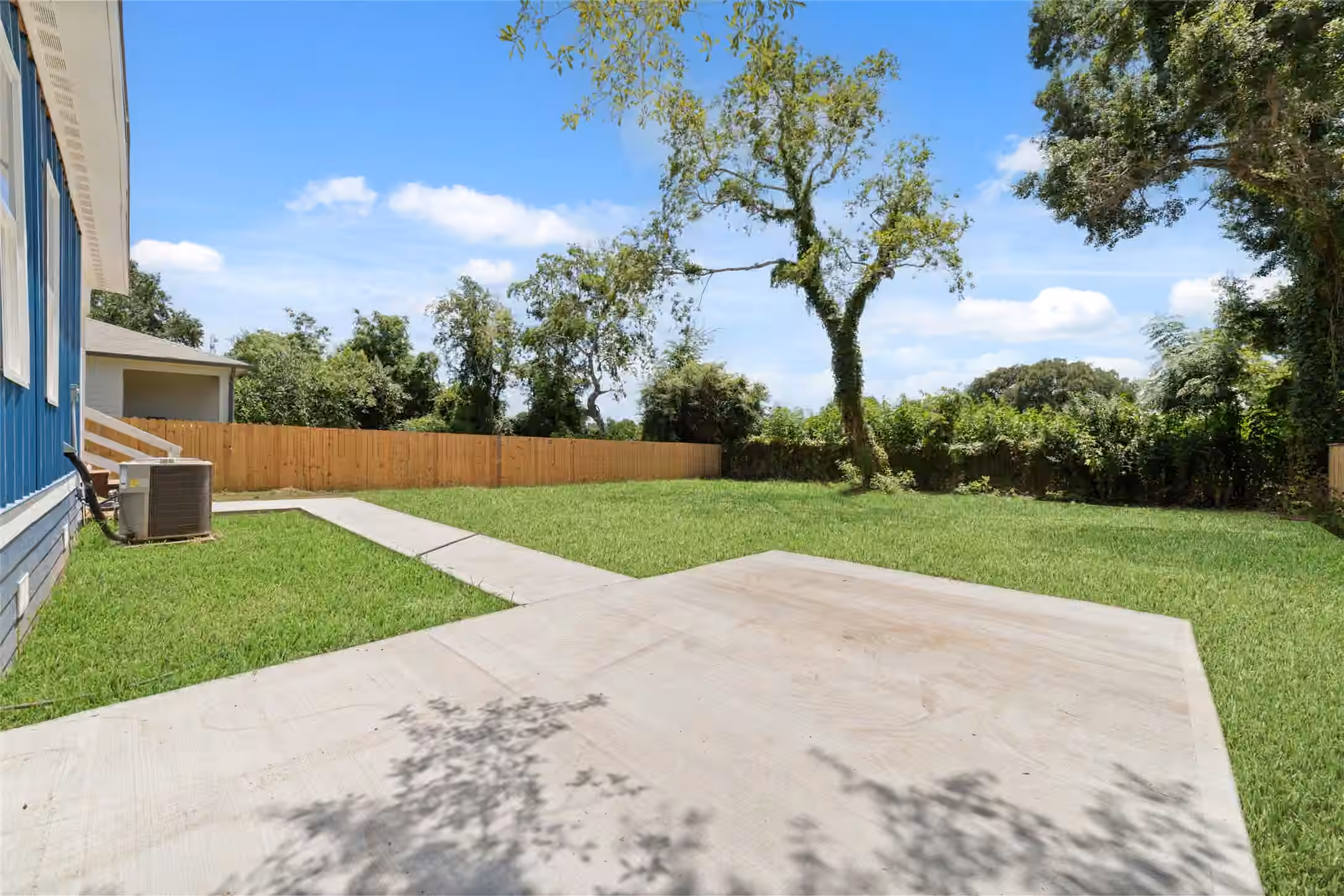 Photo 7 of 401 W A Street, Eagle Lake, TX